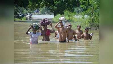 मॉनसून का कहर: बाढ़ से बेहाल है आधा हिंदुस्तान
