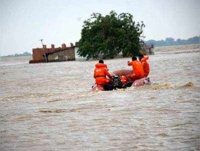 बाढ़ के कहर से राहत नहीं, NDRF की 10 टीमें बिहार, यूपी रवाना