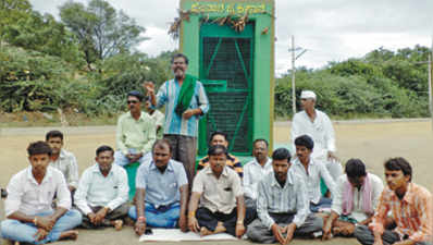 ರಾಜಕಾರಣಿಗಳ ಕೈಗೊಂಬೆಯಲ್ಲ :ಡಾ.ಹಿರೇಹಾಳ