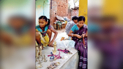 পাল্টেছে সময় ও ধাঁচ, সুদিন ফিরছে বিকনার ডোকরার