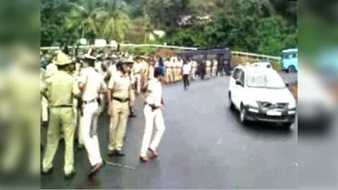 Mangaluru: Congress leader Ramyas car attacked by protesters with eggs 