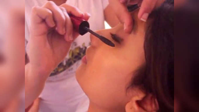 Behind the scenes: Hair and makeup at Yamaha Fascino Miss Diva 2016 episode 1