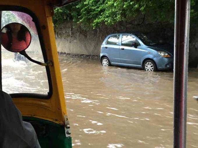 देखिए भारी बारिश से कैसे बेहाल हुई दिल्ली