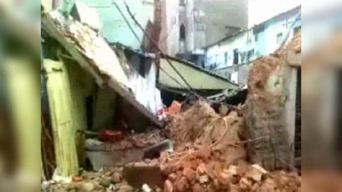 Hyderabad: 4 killed as wall collapses due to heavy rain 