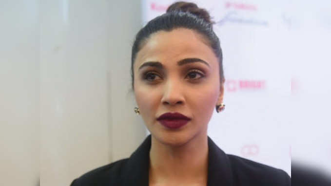 Looking for intelligence in Miss Diva: Daisy Shah 