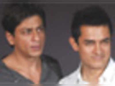 आमिर की जिंदगी से शाहरुख बाहर!