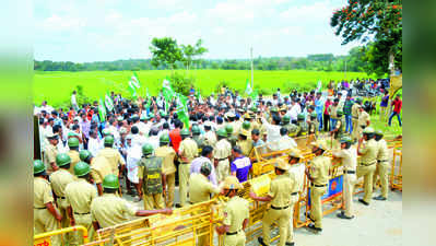 ಹೆಚ್ಚಿದ ಹೊರ ಹರಿವು, ಆರದ ಕಾವೇರಿ ಕಾವು