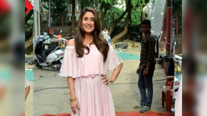 Pregnant Kareena shoots for an ad 