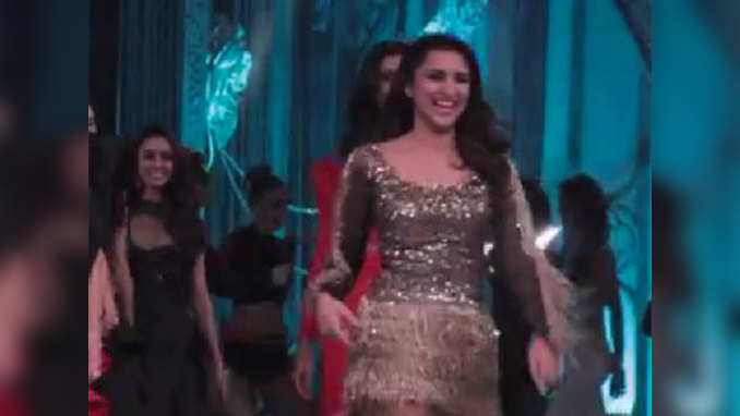 Parineeti Chopra performs on Yamaha Fascino Miss Diva 2016 finale