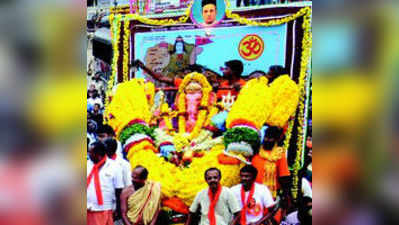 ಜನ ಸಾಗರದ ನಡುವೆ ರಾಜಬೀದಿ ಉತ್ಸವ