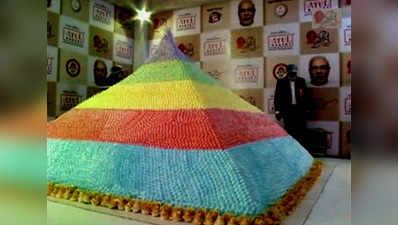 Surat-based bakery bakes 7-feet-tall pyramid style cake to mark PMs birthday 
