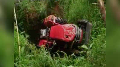 Telangana: Four killed as tractor plunges into open well in Karimnagar 