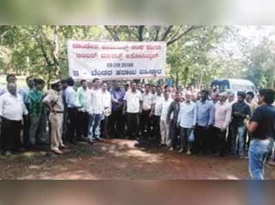 ನಗರಸಭೆ ಕಾರ್ಮಿಕರಿಂದ ಅನಿರ್ದಿಷ್ಟಾವಧಿ ಧರಣಿ