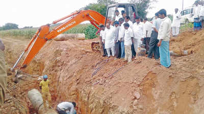 ಕೆರೆ ತುಂಬಿಸುವ ಯೋಜನೆ ಕಾಮಗಾರಿ ವೀಕ್ಷಣೆ