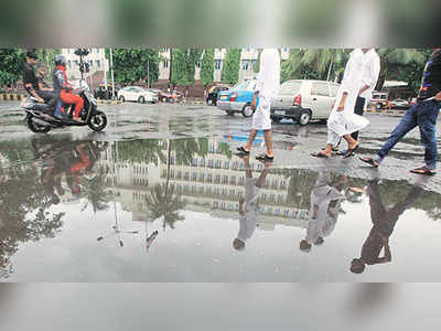 পুজো-প্রস্তুতিতে হামলাবাজ অক্ষরেখা