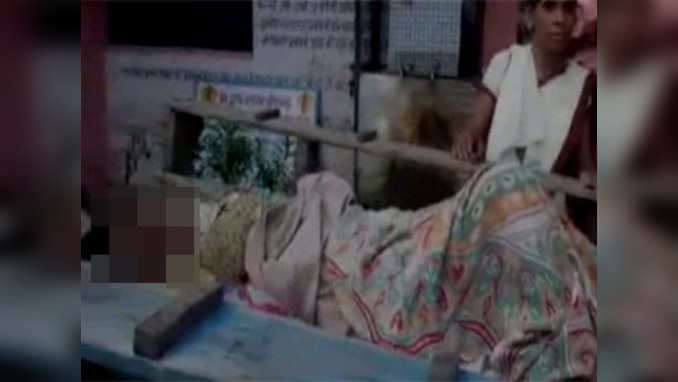 Bareilly: Woman delivers baby on horse-drawn cart outside hospital 