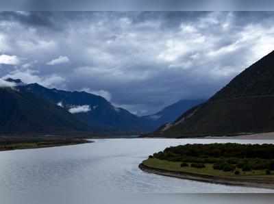 তিব্বতে ব্রহ্মপুত্রের শাখানদী বন্ধ করল চিন