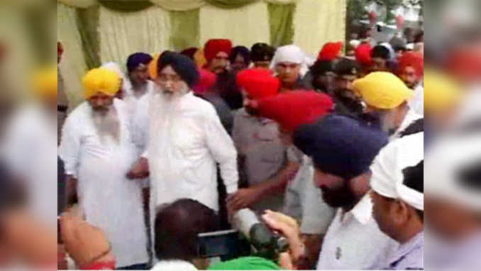 Punjab CM meets villagers evacuated from border areas post surgical strikes across PoK 