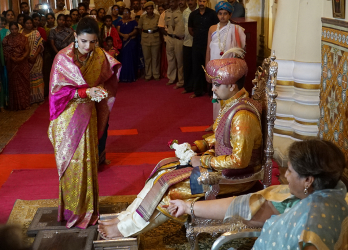 ಖಾಸಗಿ ದರ್ಬಾರ್‌ಗೆ ಚಾಲನೆ