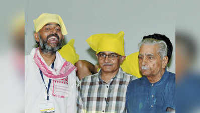 योगेंद्र यादव, प्रशांत भूषण ने नई राजनीतिक पार्टी स्वराज इंडिया के गठन की घोषणा की