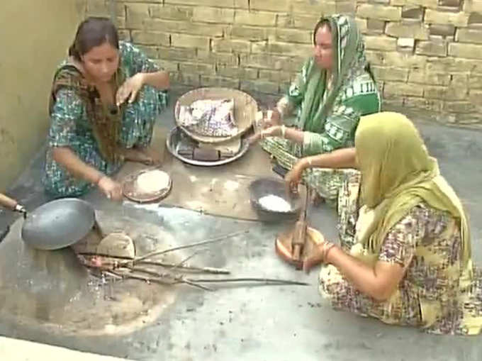 इस तरह जिंदगी गुजारने को मजबूर हैं बॉर्डर के गांव में रहने वाले लोग