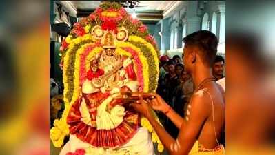 கூத்தனூர்
சரஸ்வதி கோயிலில் தினமும் நவராத்திரி கோலாகலம்!