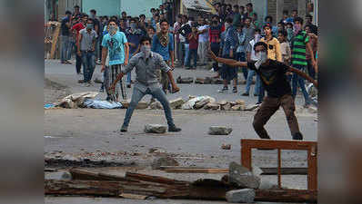 गुमराह आतंकियों और पत्थर फेंकने वालों से बातचीत करे सरकार: RSS