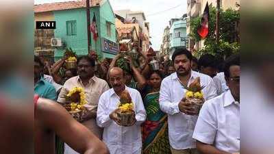 பெரிய பாளையத்தம்மன் கோவிலில் அ.தி.மு.க., வினர் சிறப்பு வழிபாடு !