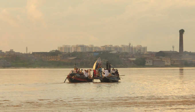 আগমনির আলো.../৩