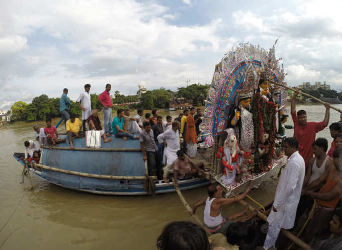 আগমনির আলো.../৩