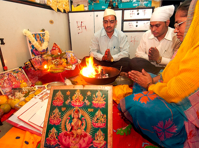 ​दीपावली पंचपर्व: शुभ मुहूर्त में की पूजा तो जमकर होगी धनवर्षा