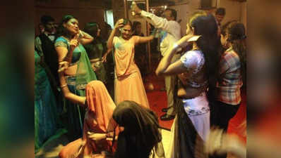 अब कोलकाता में काम कर रही हैं मुंबई की बार डांसर्स, मिल रहा है ज्यादा पैसा