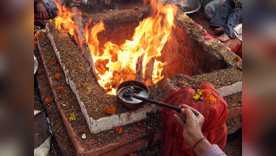 नैतिक मूल्यों के बिना मानव अधूरा है