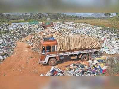 கேரளாவிலிருந்து கோவையில் கொட்டப்பட்ட மருத்துவ கழிவுகள் - மக்களுக்கு நோய் பரவும் அபாயம்