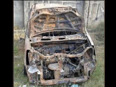 सीएनजी कार में लगी आग, ड्राइवर की मौत