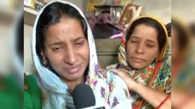 Mutilated body of jawan found, wailing family members mourn his death 