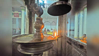 222 सालों से लगातार जल रहा है रघुनाथ मंदिर का दीपक
