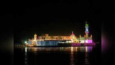 Watch: Haji Ali shrine lights up to mark Diwali celebrations 