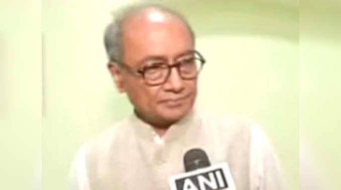 Why do only SIMI men escape in MP?, asks Digvijaya Singh 