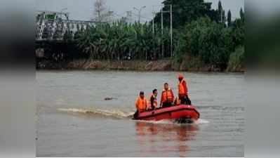 இந்தோனேசியா: படகு கவிழுந்து 20 தொழிலாளர்கள் பலி