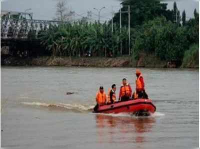 ഇന്തോനേഷ്യൻ ബോട്ട് അപകടത്തിൽപ്പെട്ട് 20 പേർ മരിച്ചു