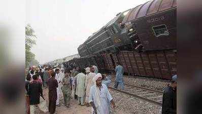 दो पैसेंजर ट्रेनों के बीच टक्‍कर में 19 की मौत, 40 घायल