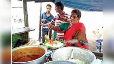 ഭര്‍ത്താവിന്‍റെ ഓര്‍മ്മയ്ക്ക് നാട്ടുകാര്‍ക്ക് സദ്യ വിളമ്പുന്ന സുന്ദരി