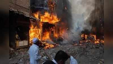 মাজারে বিস্ফোরণ: পাকিস্তানে নিহত ৩০, আহত শতাধিক