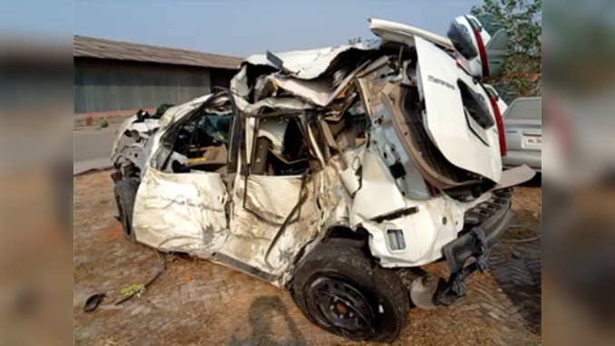 Four members of two families die in accident on Yamuna Expressway 