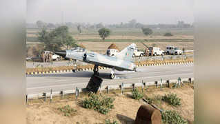 Watch: IAF fighter jets practice landing on highway in UP 