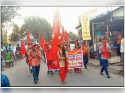 ইতিহাস সৃষ্টির অর্ধশতকে আবেগহীন নকশালবাড়িই