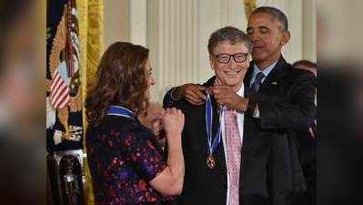 बराक ओबामा ने गेट्स और अन्य को प्रेजिडेंशल मेडल ऑफ फ्रीडम से सम्मानित किया