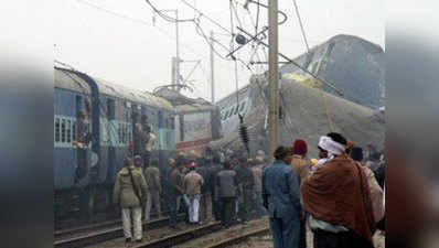कानपुर हादसे के बाद बैकफुट पर रेलवे, 200 किलोमीटर के रूट में 42 कॉशन ऑर्डर