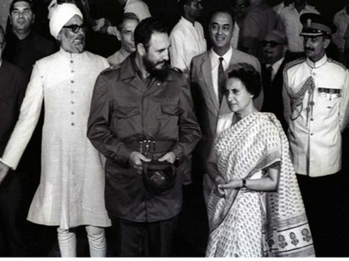 जब फिदेल कास्त्रो ने इंदिरा गांधी को लगाया था गले
